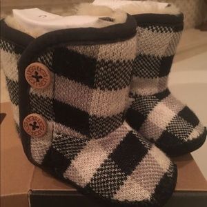 super cute baby UGGS unisex 0 - 6 months